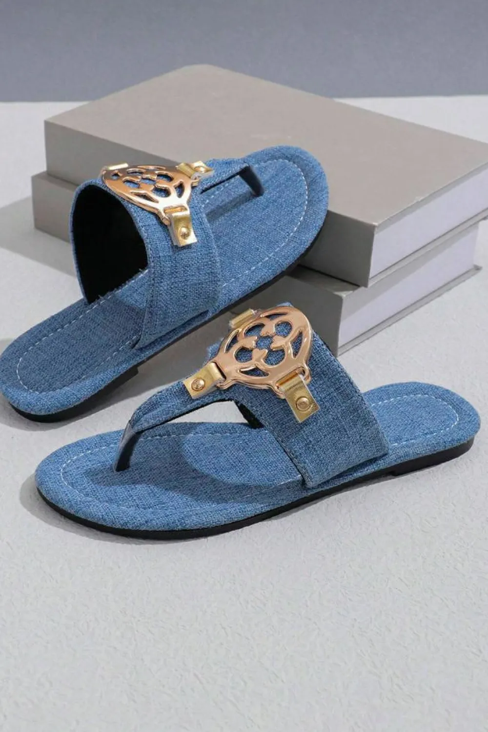 Best Dear-Lover Metal Decor Leather Thong Slippers Dusk Blue