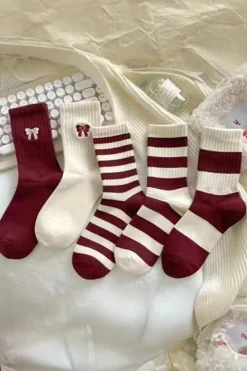 Fashion Dear-Lover Embroidered Bowknot Ribbed Crew Socks Fiery Red