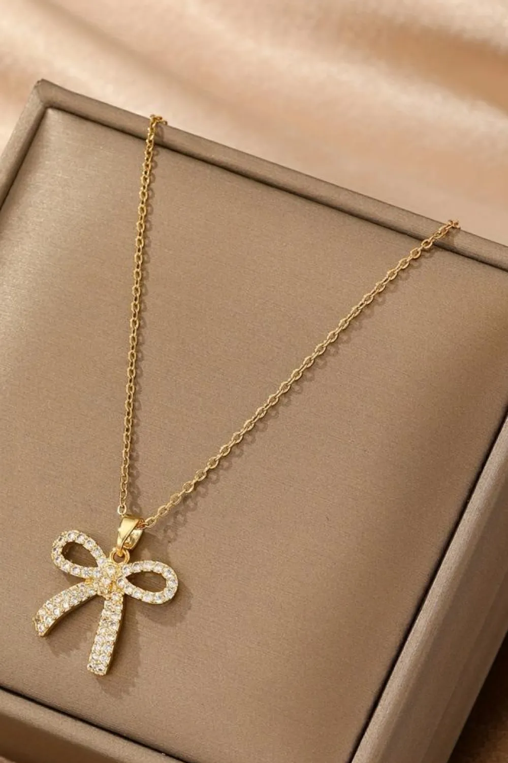 New Dear-Lover Plated Rhinestone Bowknot Pendant Necklace Gold