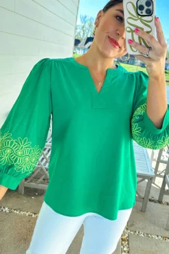 Fashion Dear-Lover Contrast Floral Embroidered 3/4 Sleeve Notched V Neck Elegant Blouse Green