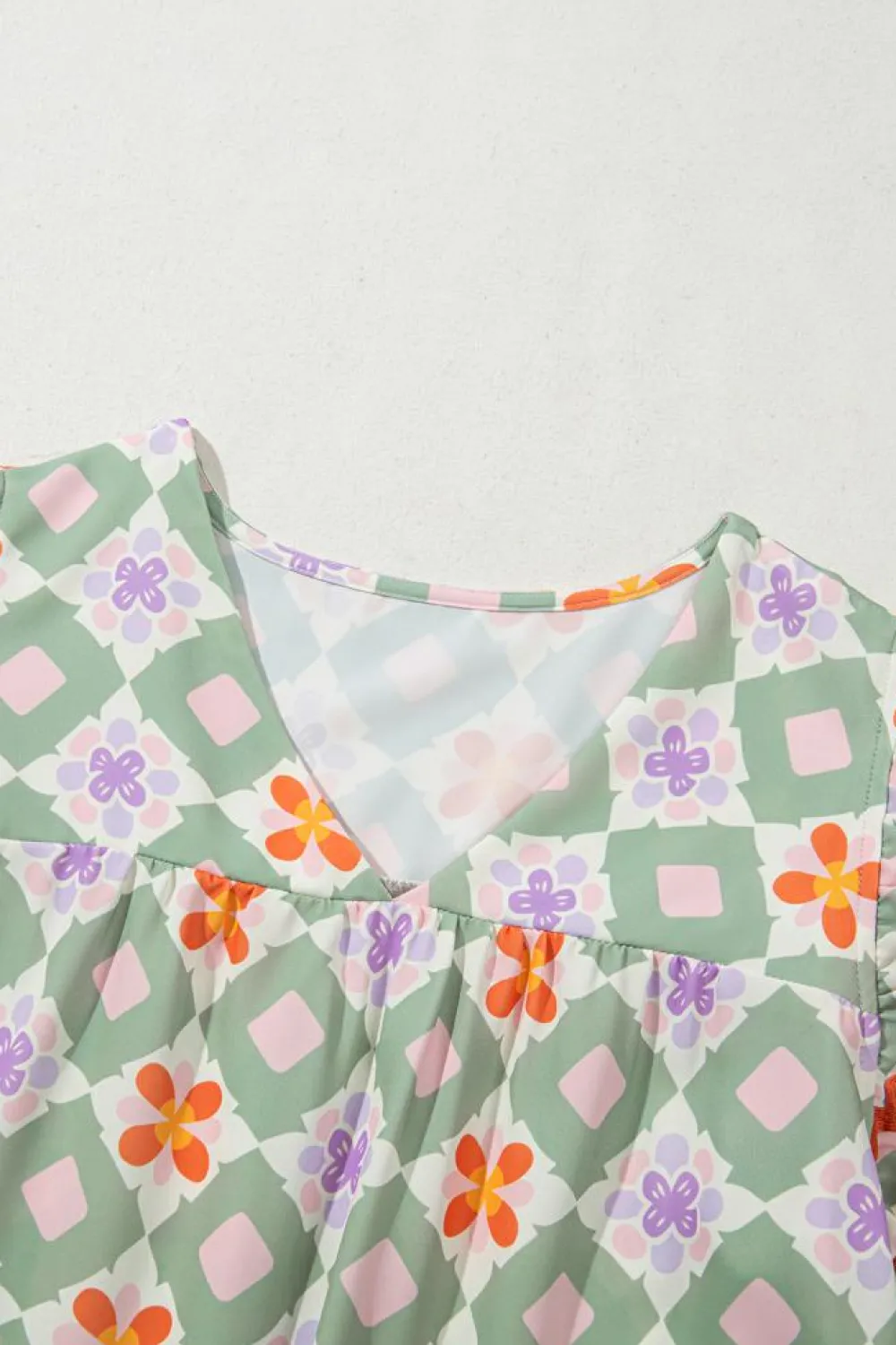 Sale Dear-Lover Geometric Floral Print Layered Flutter Sleeve V Neck Ric Rac Trim Blouse Green