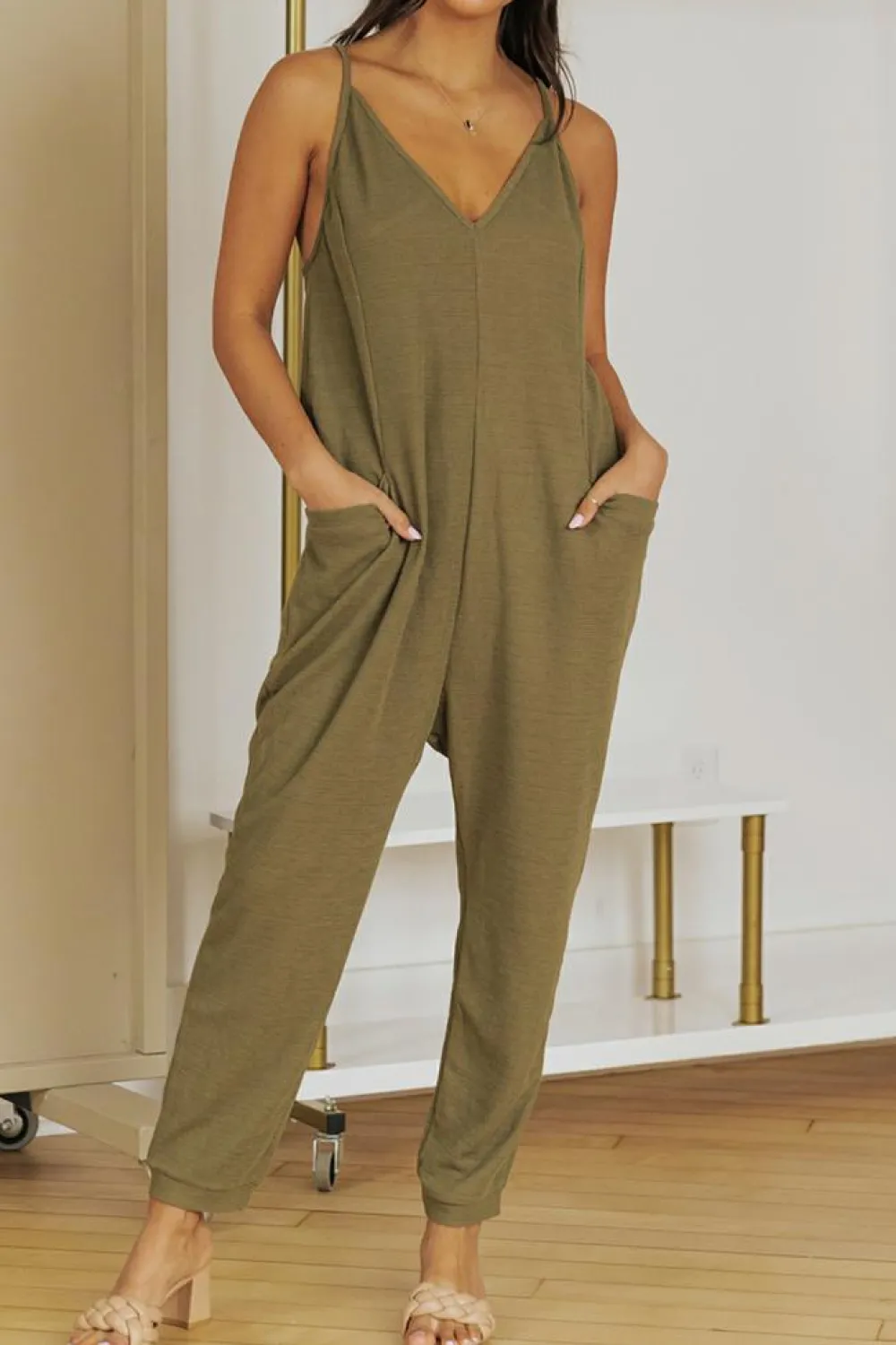 Discount Dear-Lover Textured Sleeveless V-Neck Pocketed Casual Jumpsuit Green