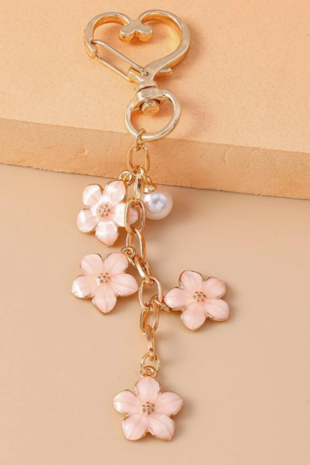 Hot Dear-Lover Flower Heart Buckle Plated Alloy Keychain Light Pink