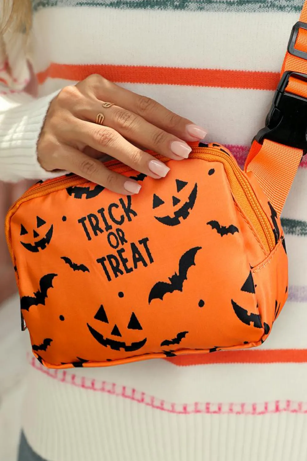 Best Dear-Lover Halloween TRICK OR TREAT Bat Pumpkin Print Crossbody Bag Orange