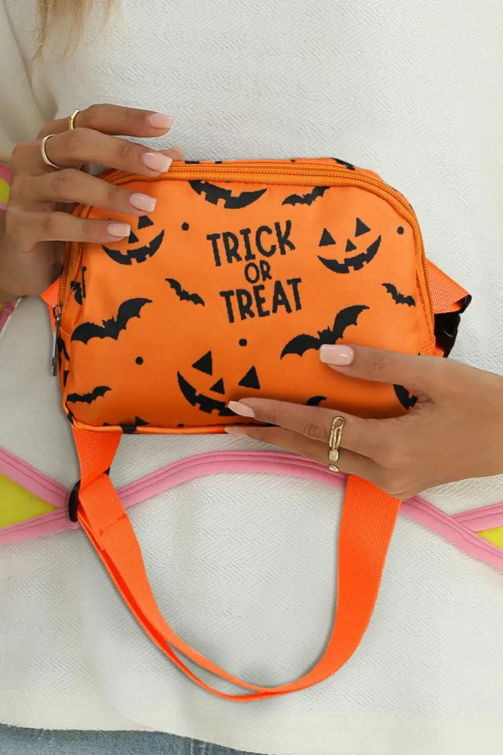 Best Dear-Lover Halloween TRICK OR TREAT Bat Pumpkin Print Crossbody Bag Orange