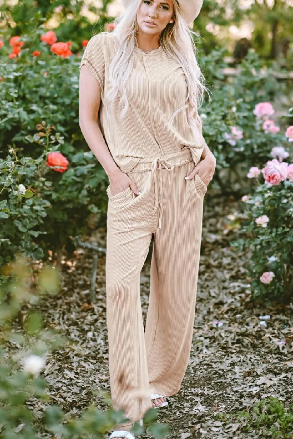 Fashion Dear-Lover Exposed Seam Ribbed Tee and Pants Two-piece Outfit Parchment