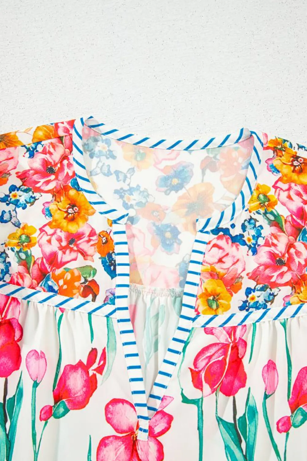 Sale Dear-Lover Floral Print Striped Detail Split Neck Short Sleeve Blouse Pink