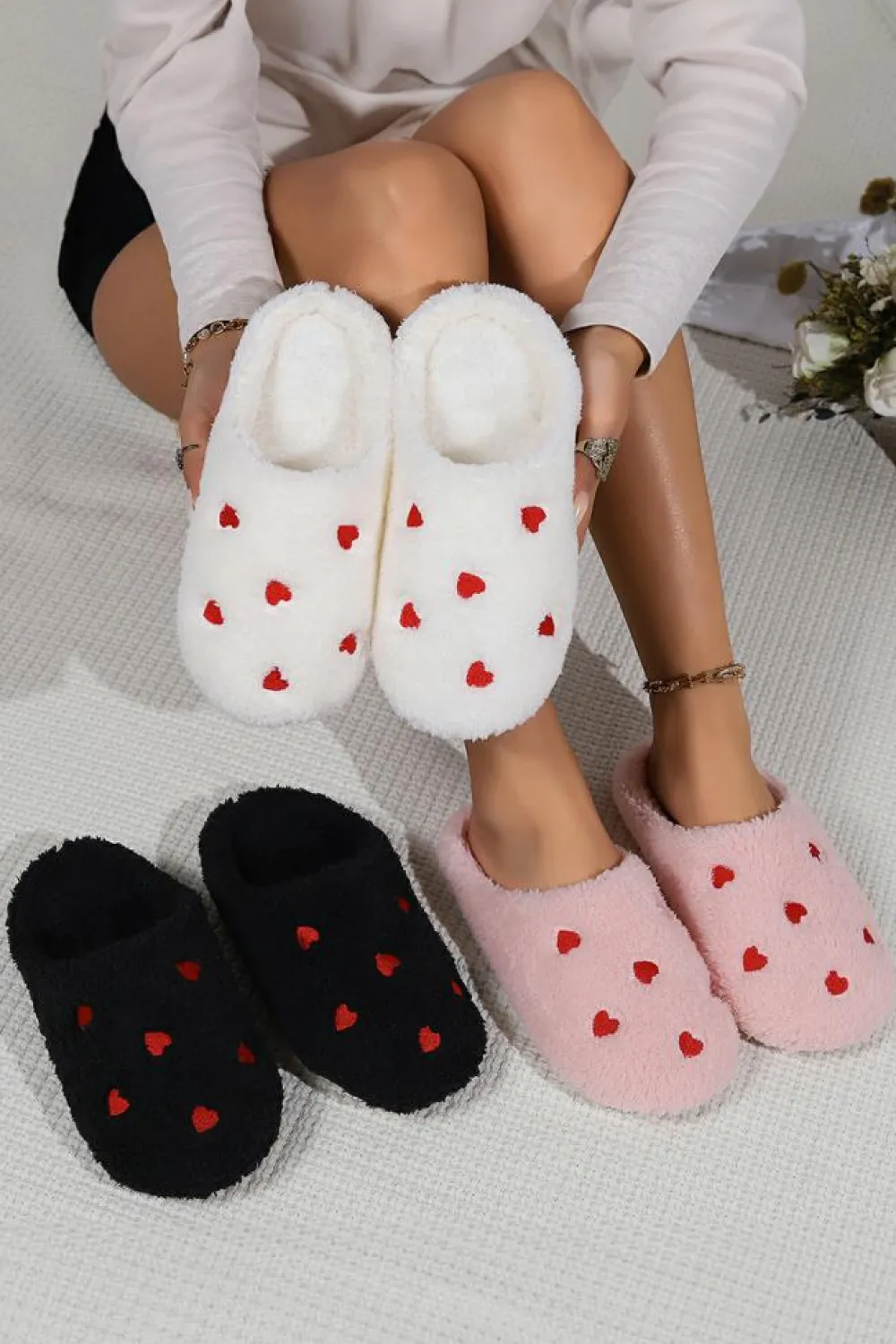 Fashion Dear-Lover Heart Shape Embroidered Slip On Plush Slippers Pink