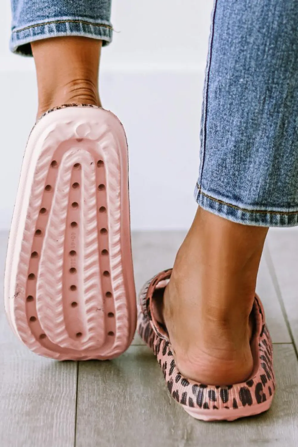 Online Dear-Lover Leopard Print Thick Sole Slip On Slippers Pink