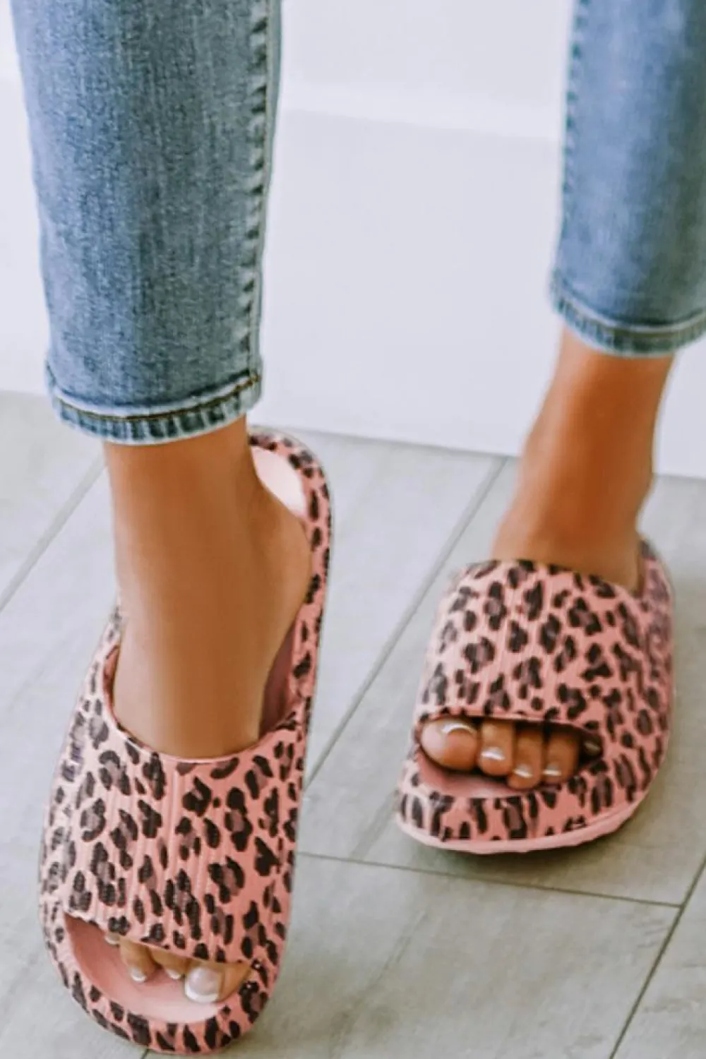 Online Dear-Lover Leopard Print Thick Sole Slip On Slippers Pink
