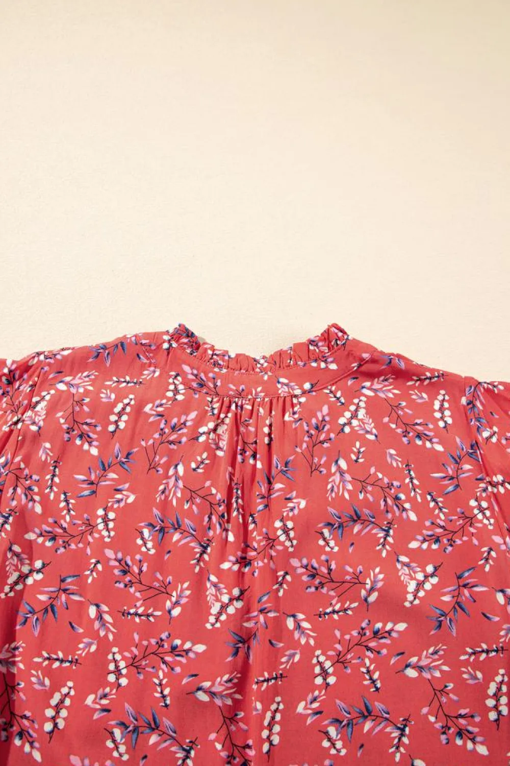 Clearance Dear-Lover Floral Tie Split Neck Short Flounce Sleeve Crinkled Blouse Red