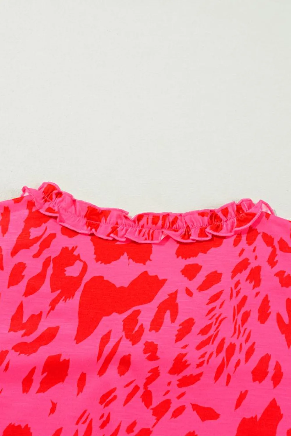 Discount Dear-Lover Leopard Frilly V Neck Short Sleeve Blouse Rose