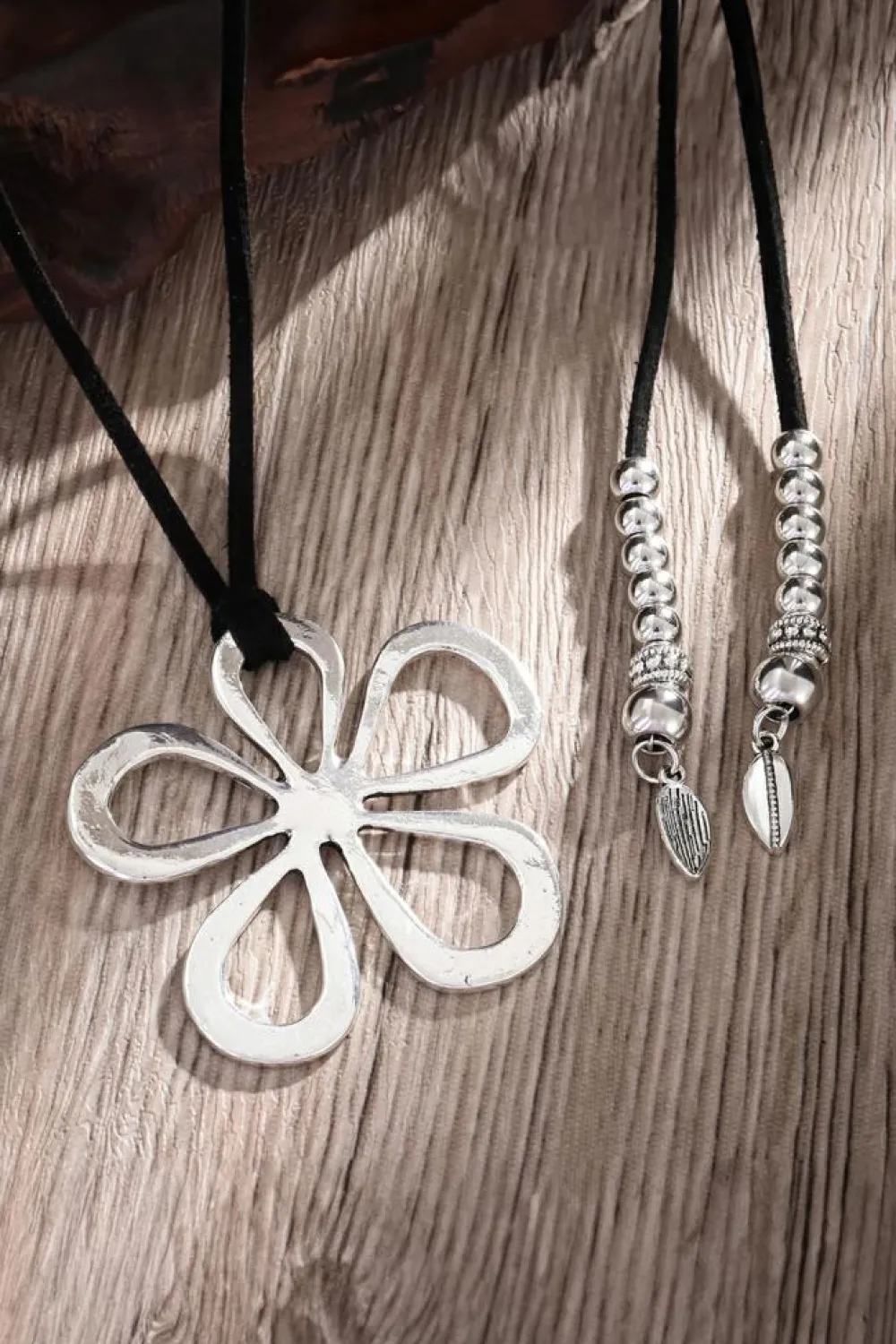 Clearance Dear-Lover Hollow Out Floral Leather Rope Y-shaped Necklace Silvery