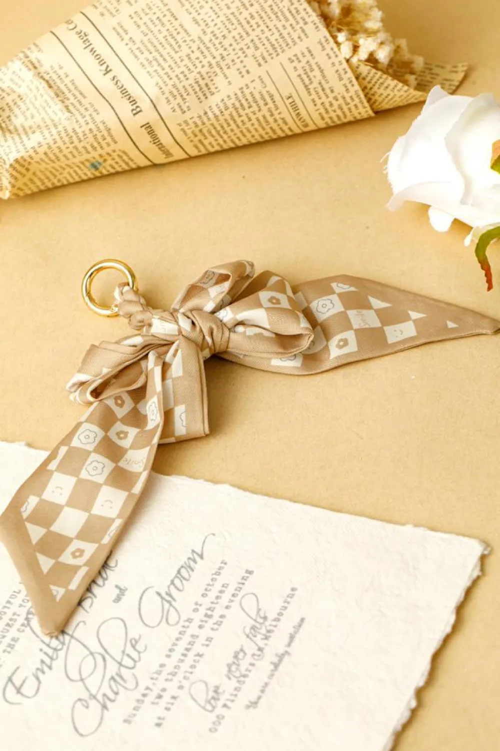New Dear-Lover Checkered Flower Bow Knot Keychain Smoke Gray
