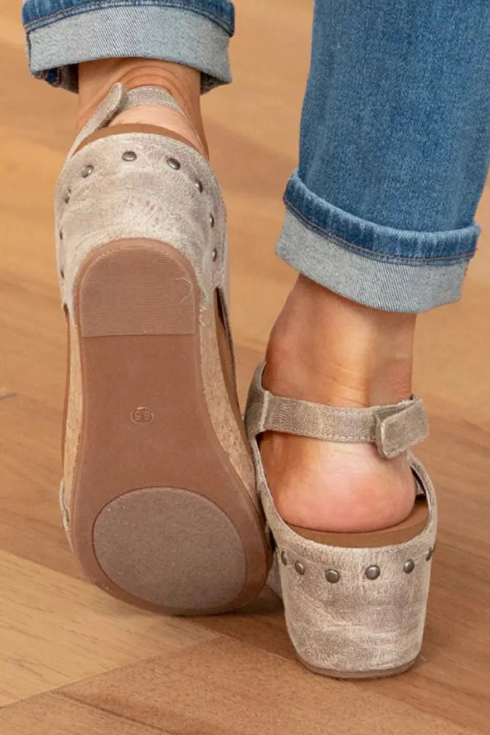 Best Dear-Lover Vintage Leather Stitching Studded Wedge Sandals Gray