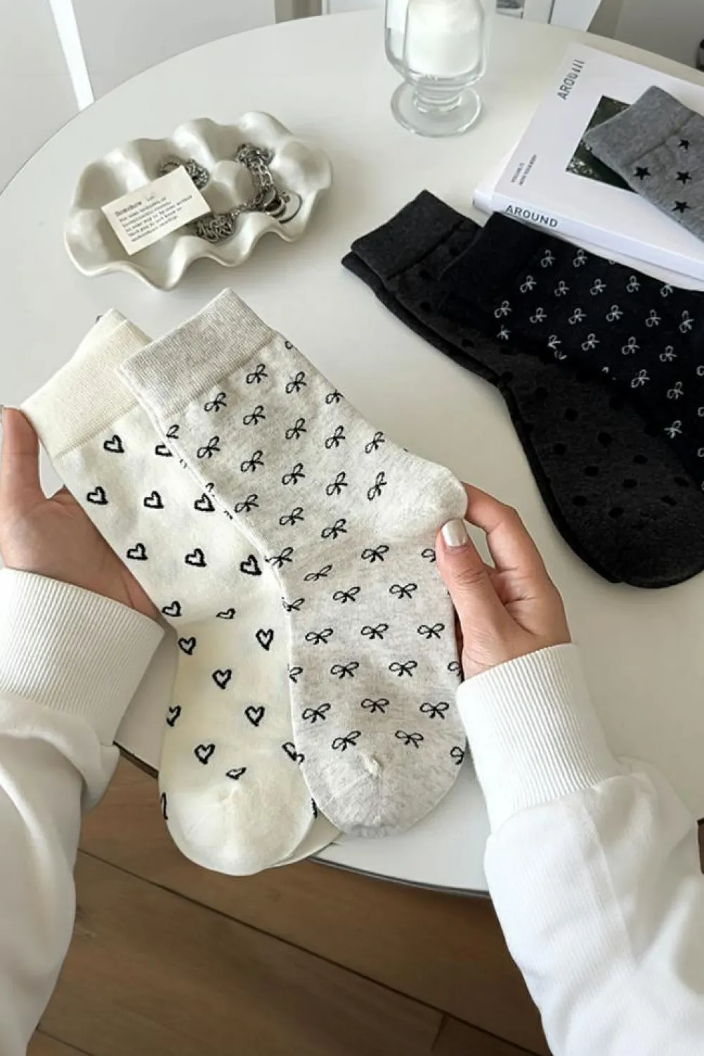 New Dear-Lover Bow Knots Ribbed Edge Crew Socks White