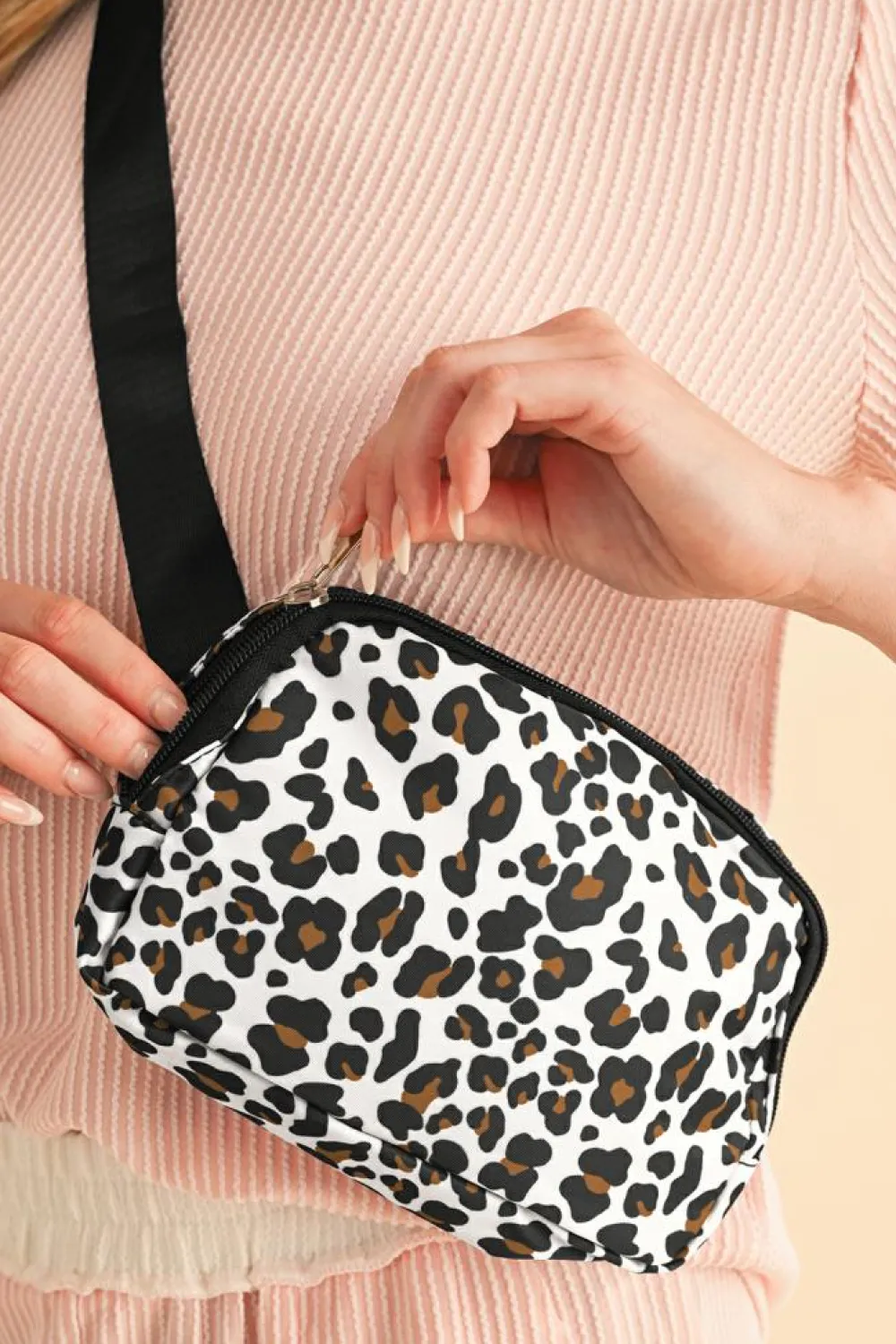 Clearance Dear-Lover Cheetah Print Multi Interlayer Zipped Crossbody Bag White