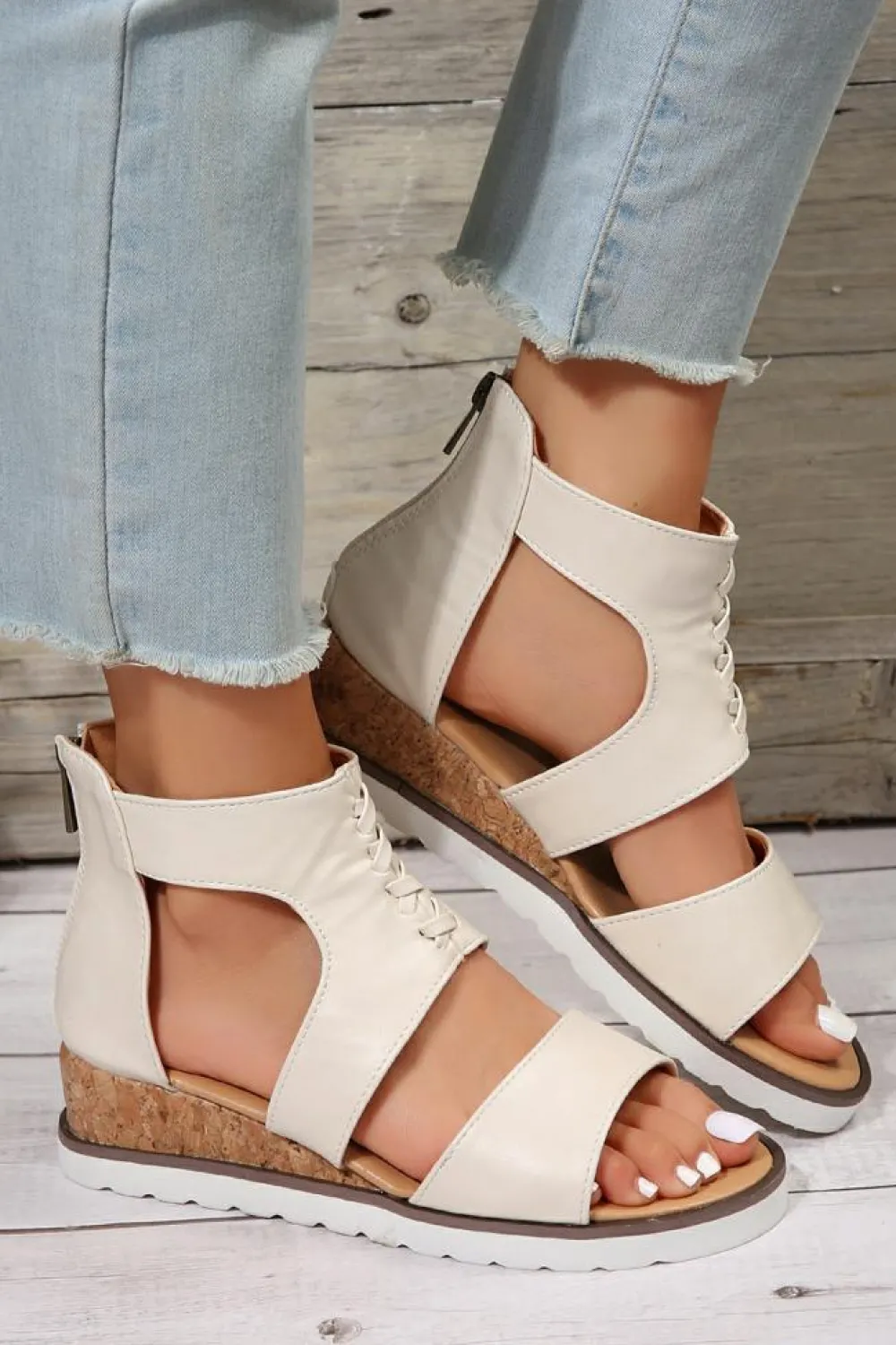 Outlet Dear-Lover Crisscross Detail Hollowed Leather Gladiator Sandals White