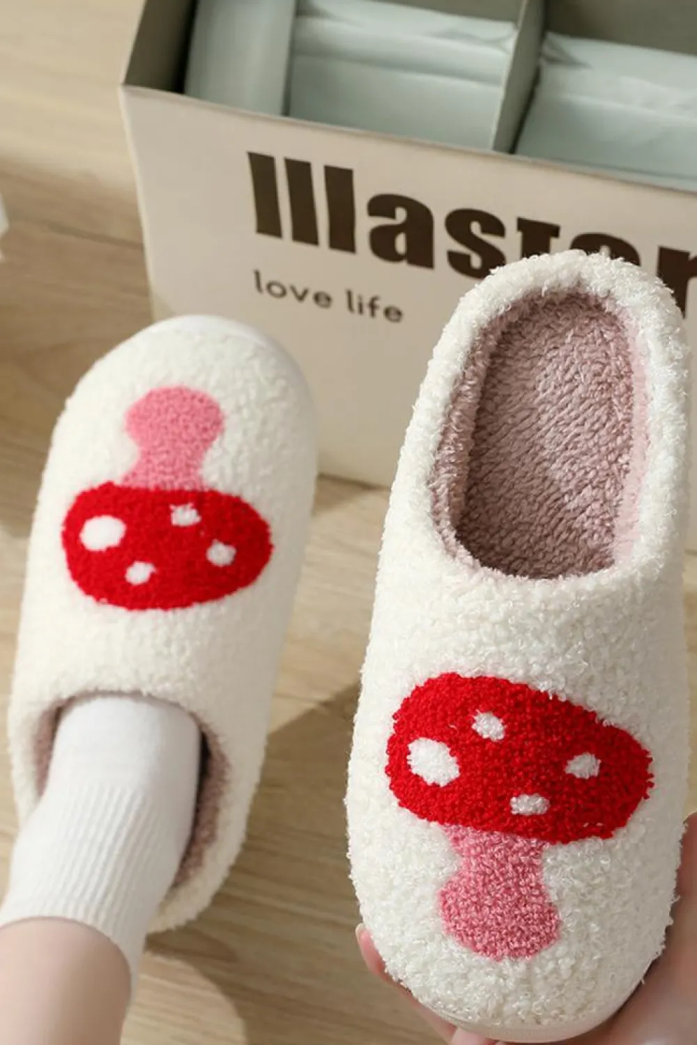 Online Dear-Lover Cute Cartoon Mushroom Graphic Fuzzy Winter Slippers White