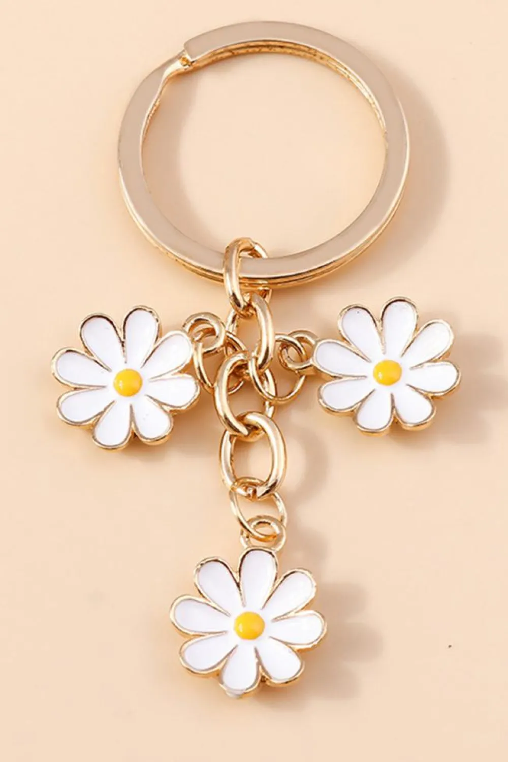 Sale Dear-Lover Cute Daisy Shape Ornament Key Ring White