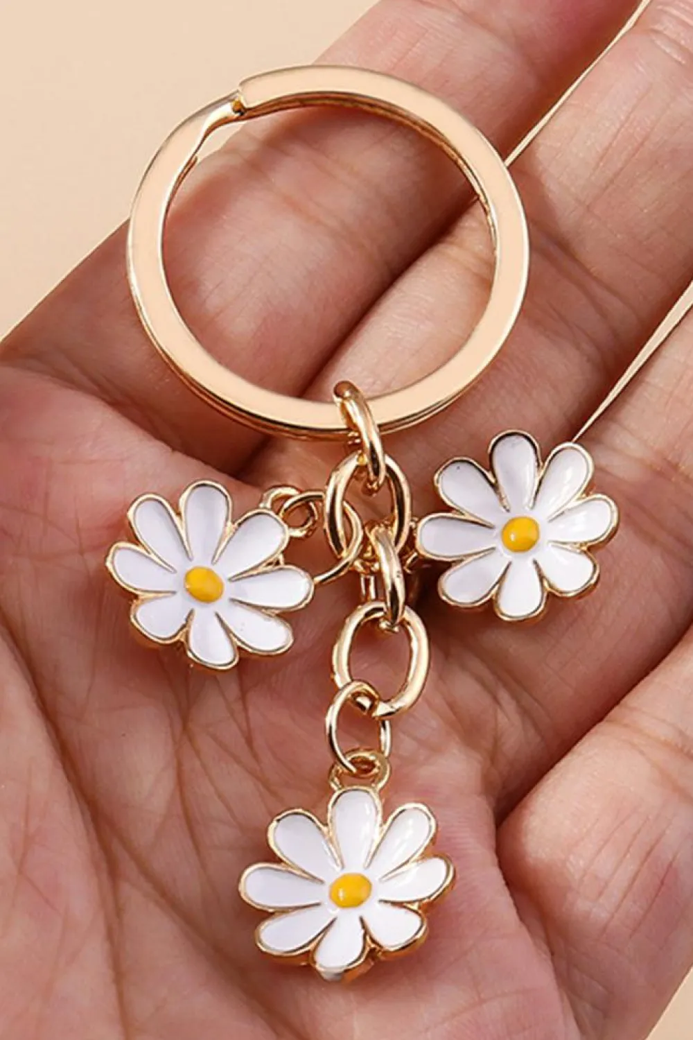 Sale Dear-Lover Cute Daisy Shape Ornament Key Ring White