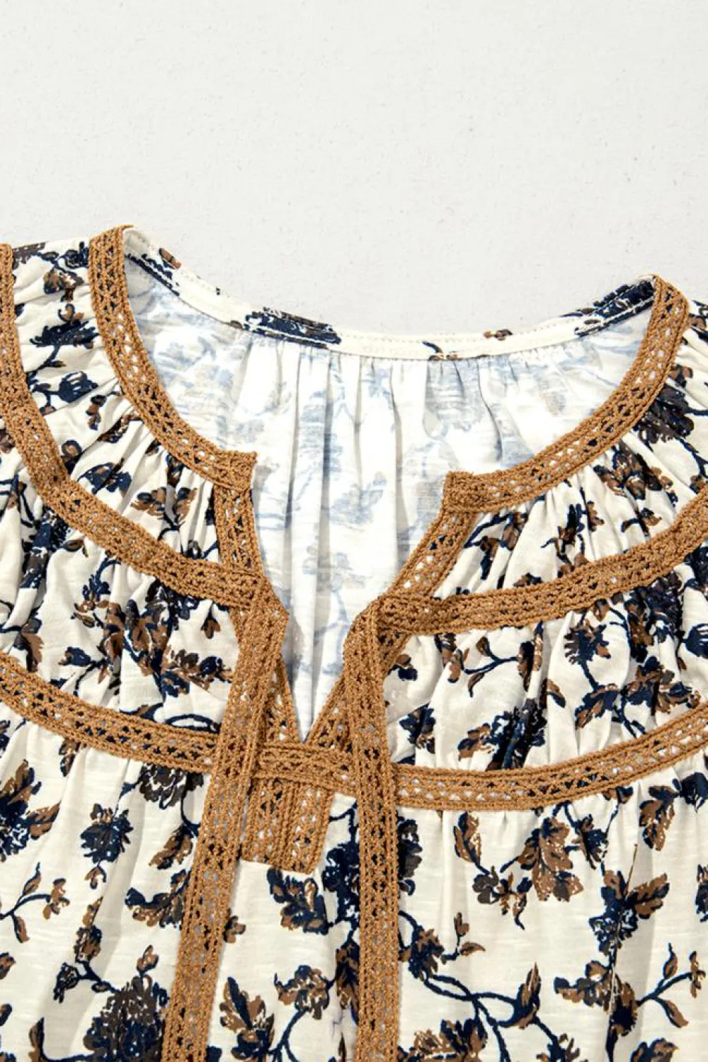 Sale Dear-Lover Floral Frilly Blouse with Lace Up White