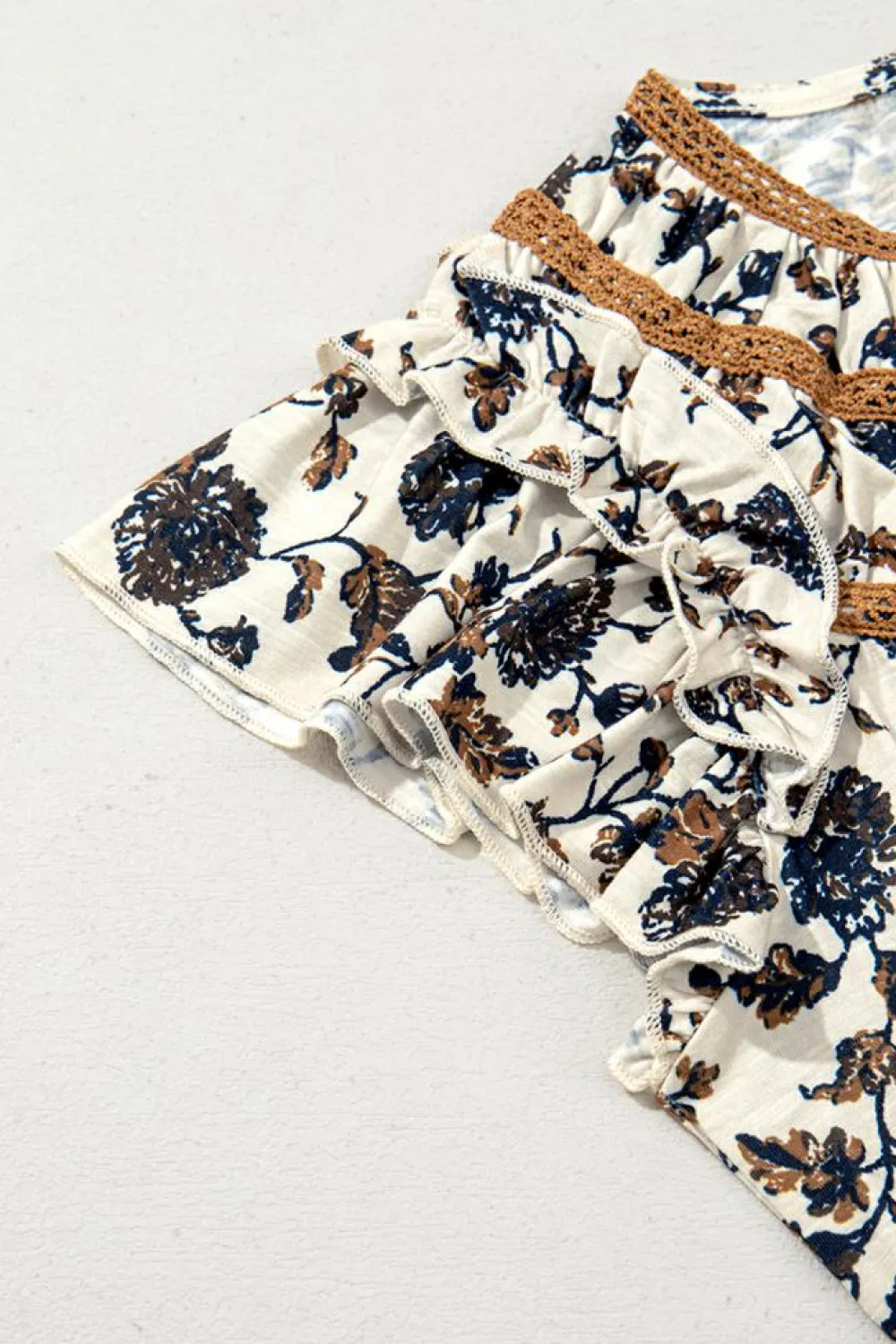 Sale Dear-Lover Floral Frilly Blouse with Lace Up White