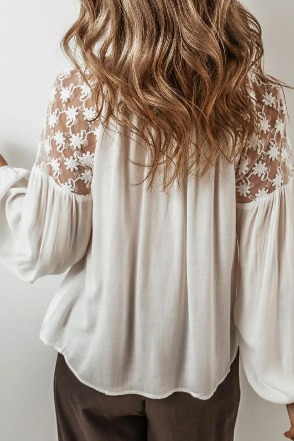 Hot Dear-Lover Floral Lace Patchwork Puff Sleeve Tied V Neck Blouse White