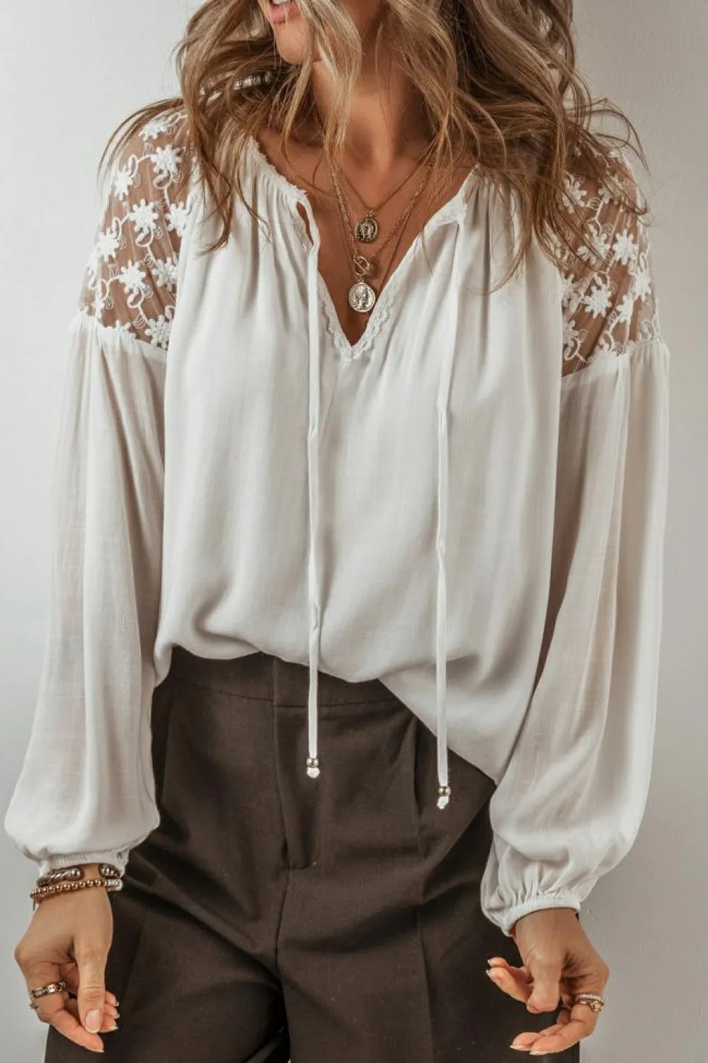 Hot Dear-Lover Floral Lace Patchwork Puff Sleeve Tied V Neck Blouse White