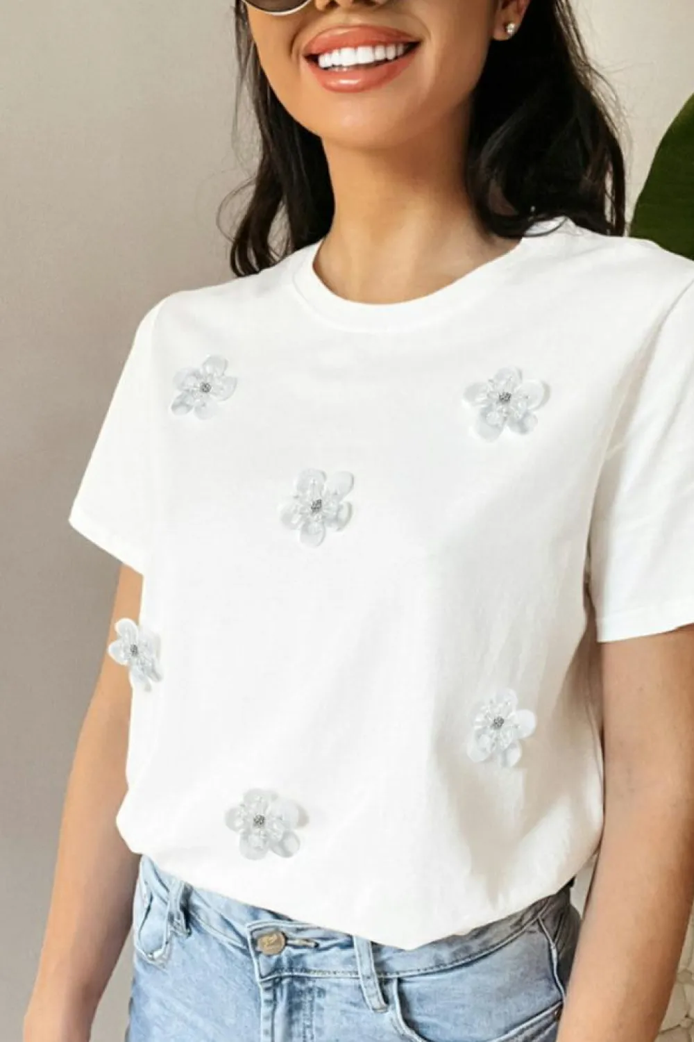 Sale Dear-Lover Flower Applique Round Neck T-shirt White