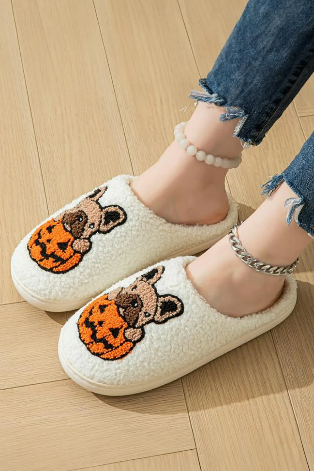 Best Dear-Lover Halloween Dog Pumpkin Pattern Fuzzy Slippers White