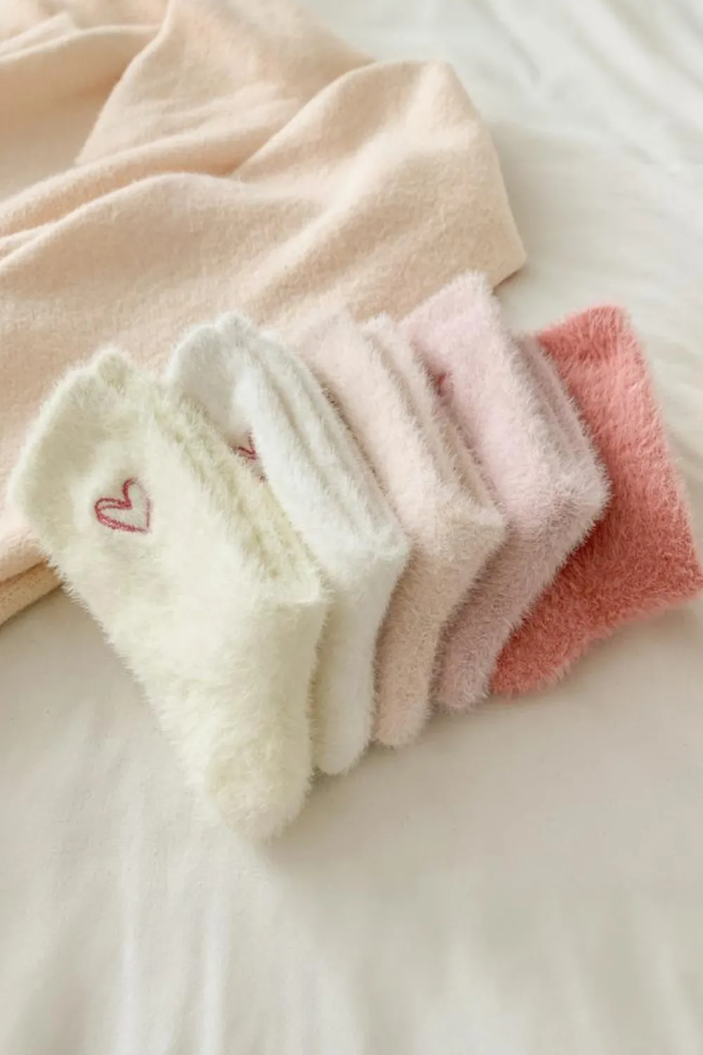 Sale Dear-Lover Heart Embroidered Soft Thick Crew Socks White