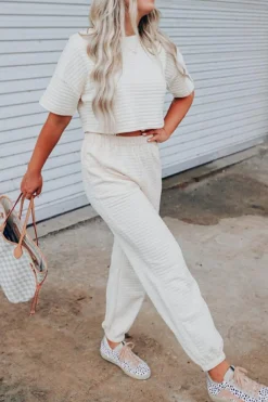 Outlet Dear-Lover Lattice Textured Cropped Tee and Jogger Pants Set White