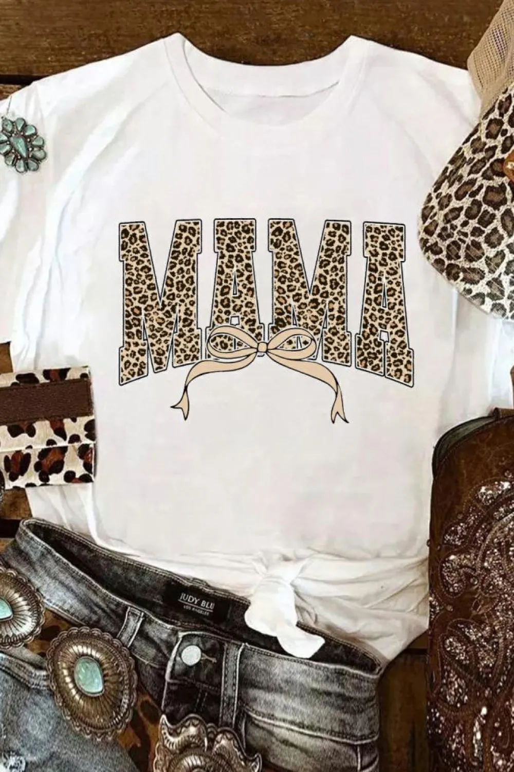 Fashion Dear-Lover Leopard Bow MAMA Graphic Crew Neck T Shirt White
