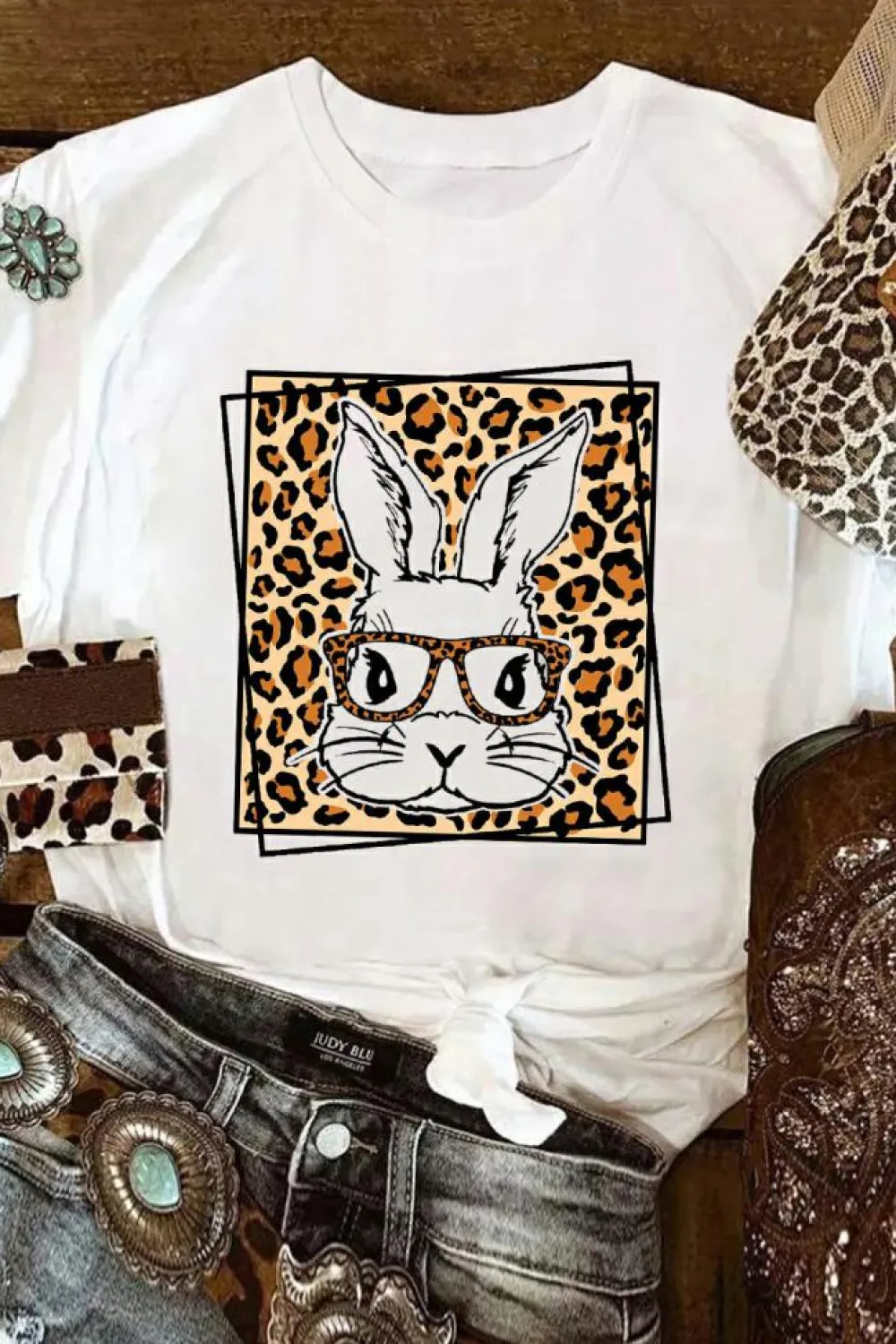 Hot Dear-Lover Leopard Cute Bunny Graphic Crewneck Easter Tee White