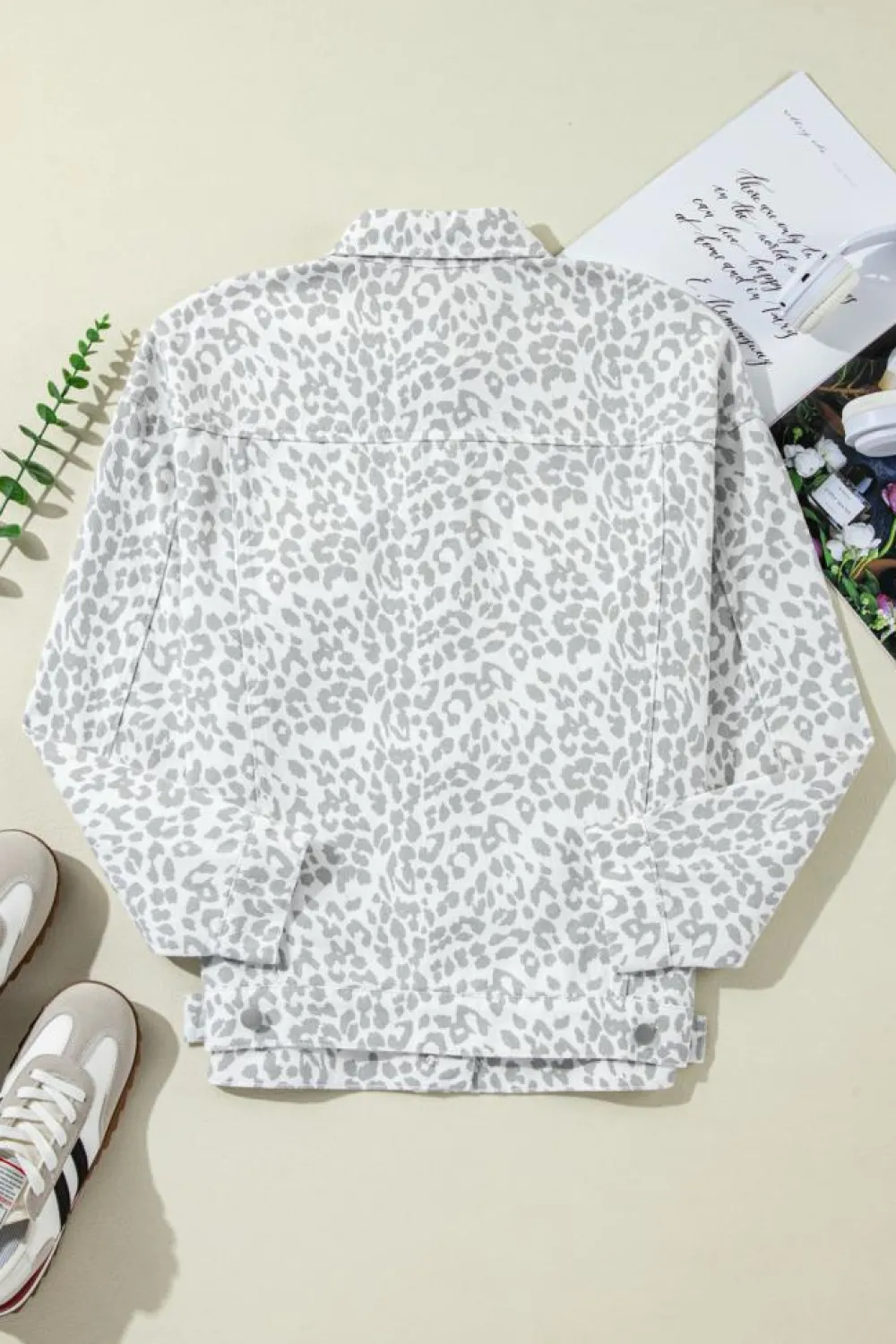 New Dear-Lover Leopard Printed Flap Pocket Denim Jacket White