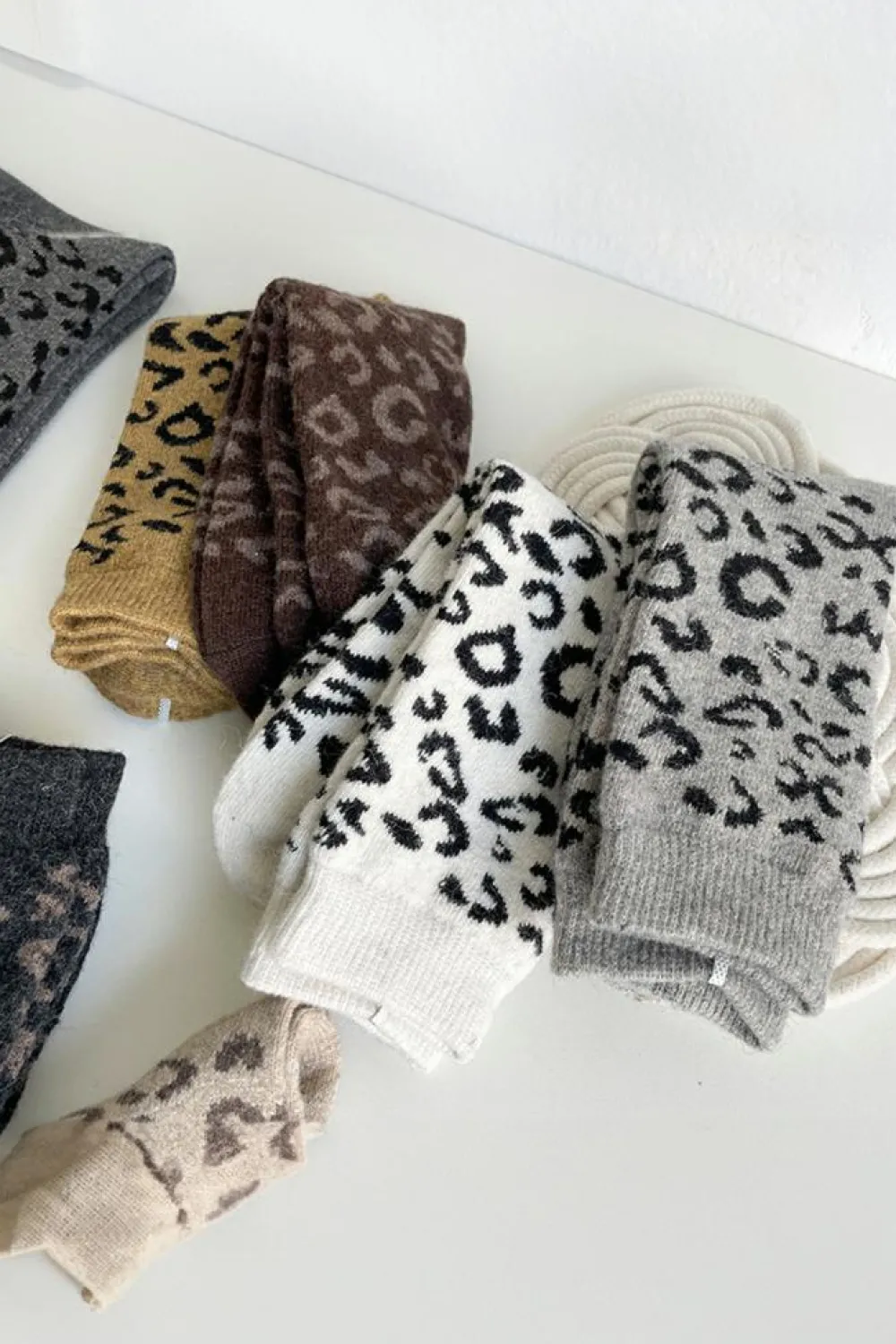 Fashion Dear-Lover Leopard Ribbed Edge Tube Socks White