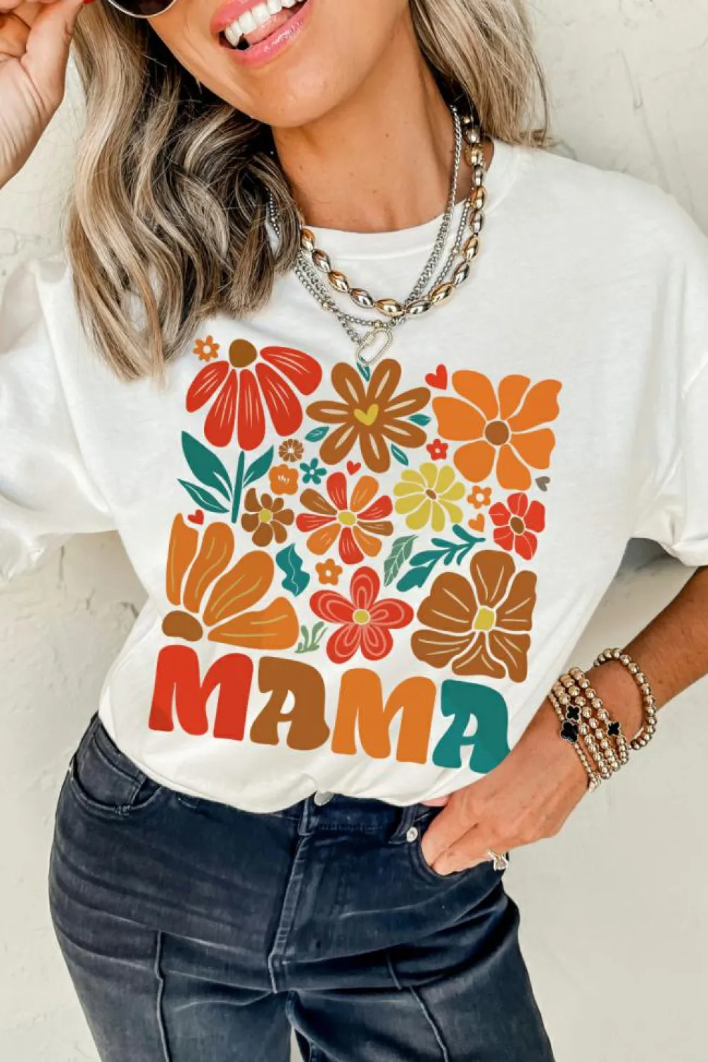 Best Dear-Lover MAMA Flower Graphic Crewneck Tee White