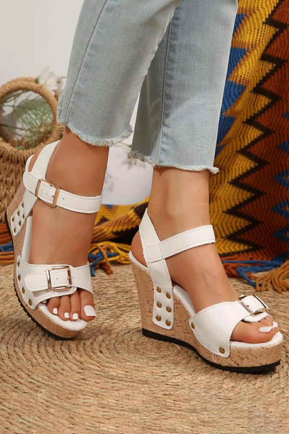 Fashion Dear-Lover Rivet Buckle Closure Wedge Sandals White