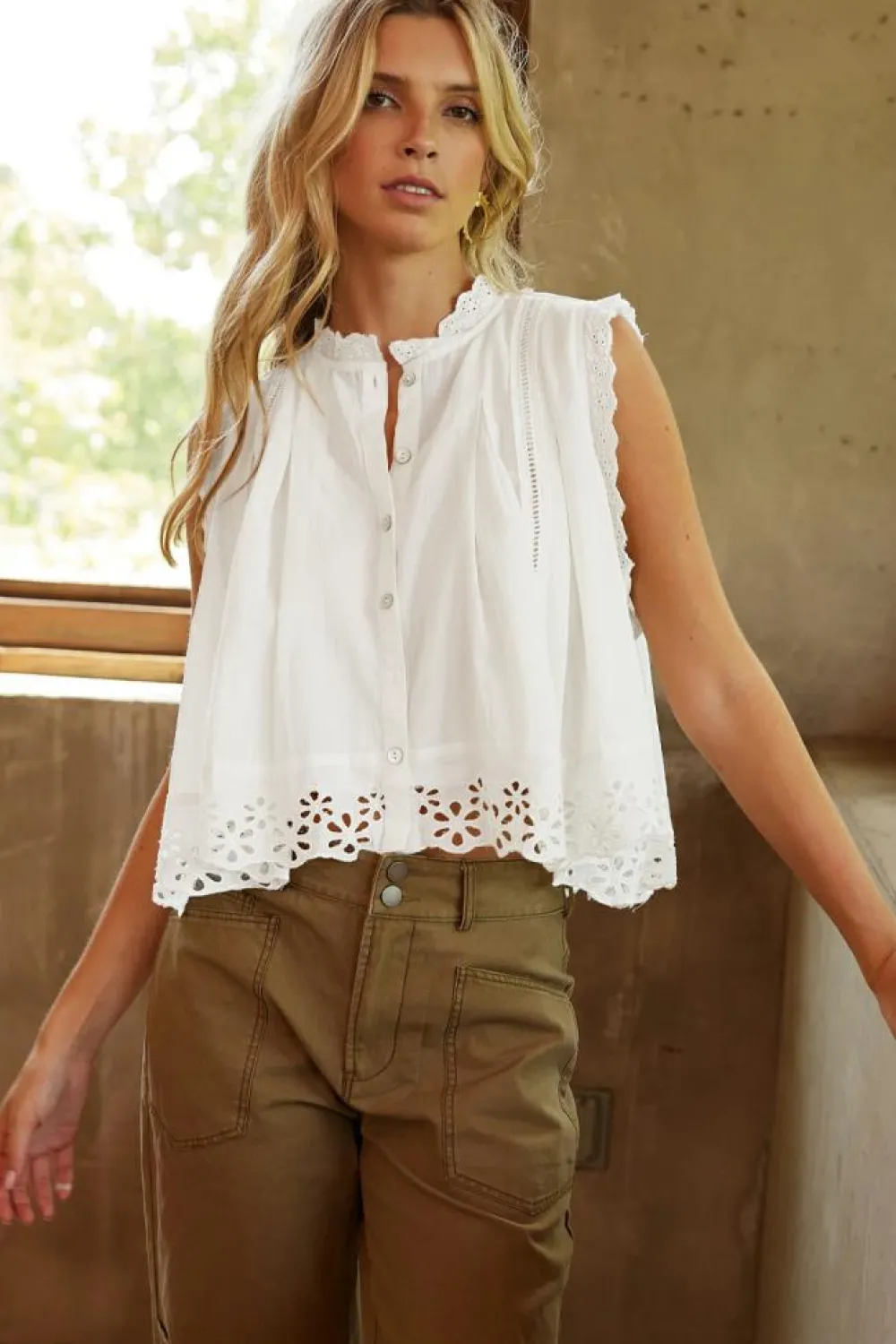 Sale Dear-Lover Solid Color Lace Crochet Eyelets Sleeveless Buttoned Shirt White