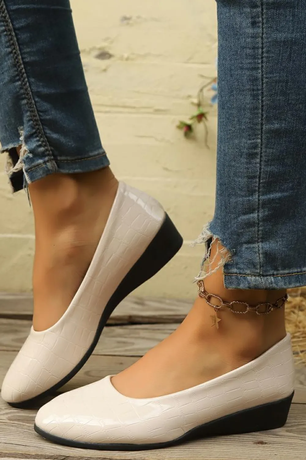 Discount Dear-Lover Textured PU Leather Pointed Toe Wedge Heel Shoes White