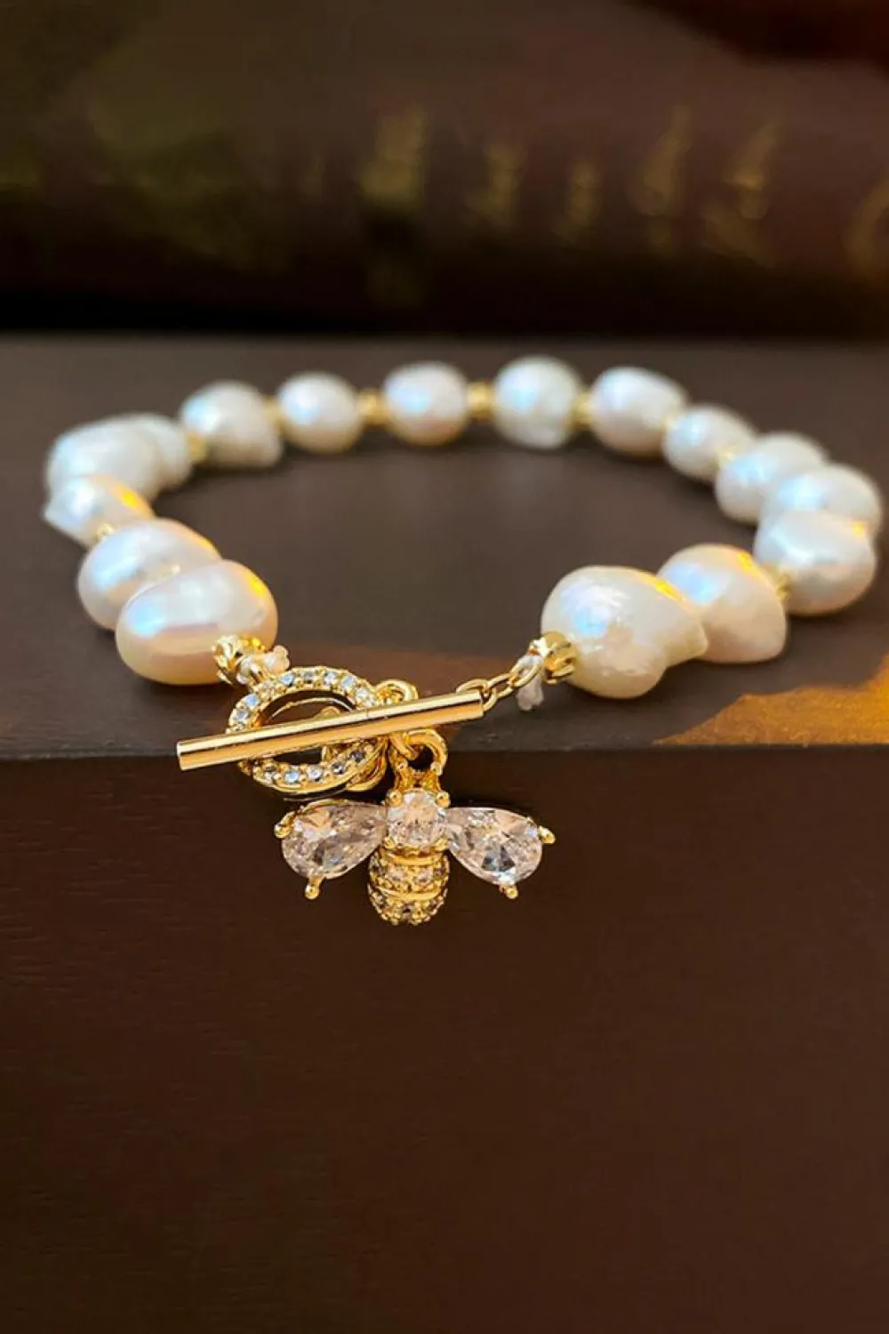 Best Dear-Lover Vintage Bee Rhinestone Baroque Pearl Bracelet White
